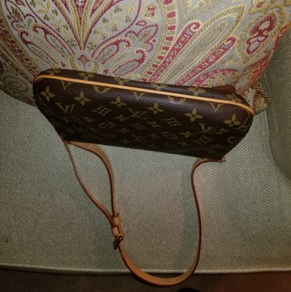 Authentic Louis Vuitton bag - Picture 3 of 8